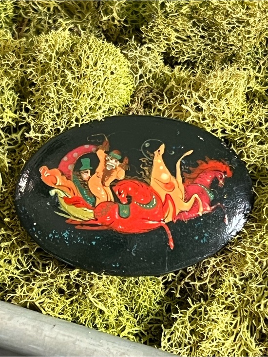 Jewelry - Vtg Russian Hand Painted Black Lacquer Wood Brooch Sleigh Horses Mythology